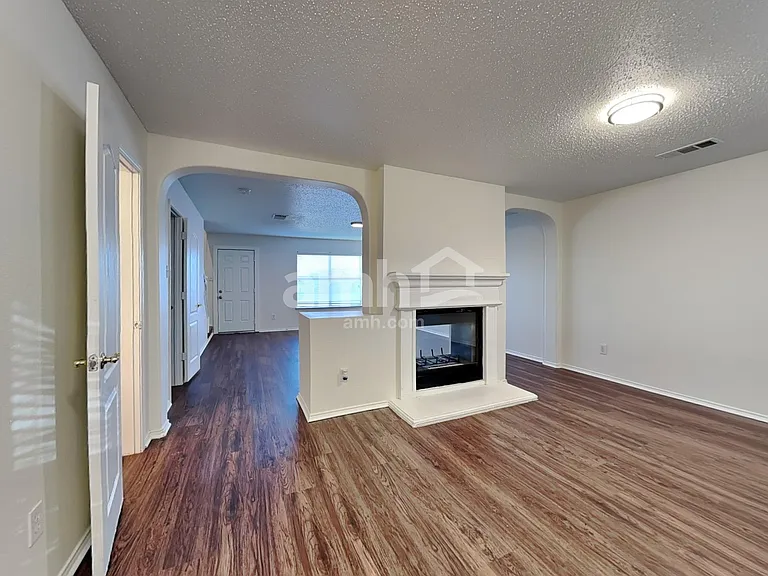 717 Timber Trl — Photo 9