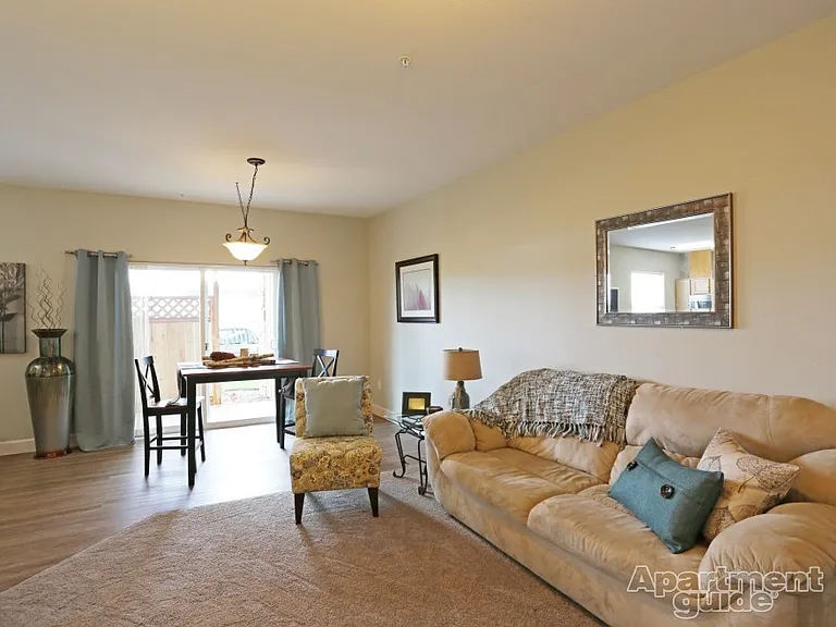 Riverbend Apartments — Photo 17