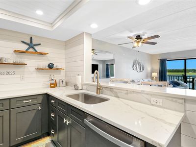 100 Helmsman Way #213, Hilton Head Island, SC, 29928