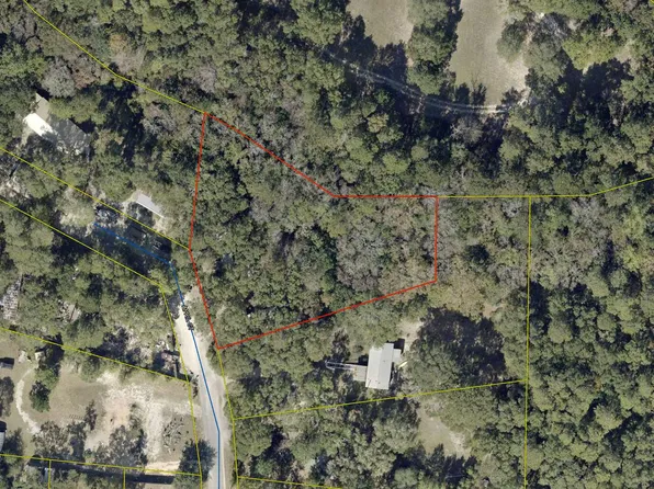 72 April Ct, Freeport, FL 32439