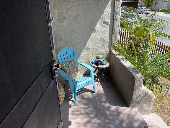 5th image of 3066 N Park Way #1