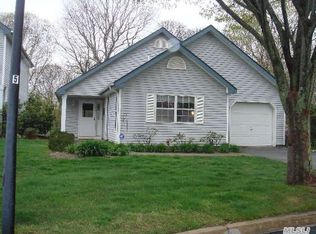 43 Longview Ave, Rocky Point, NY 11778