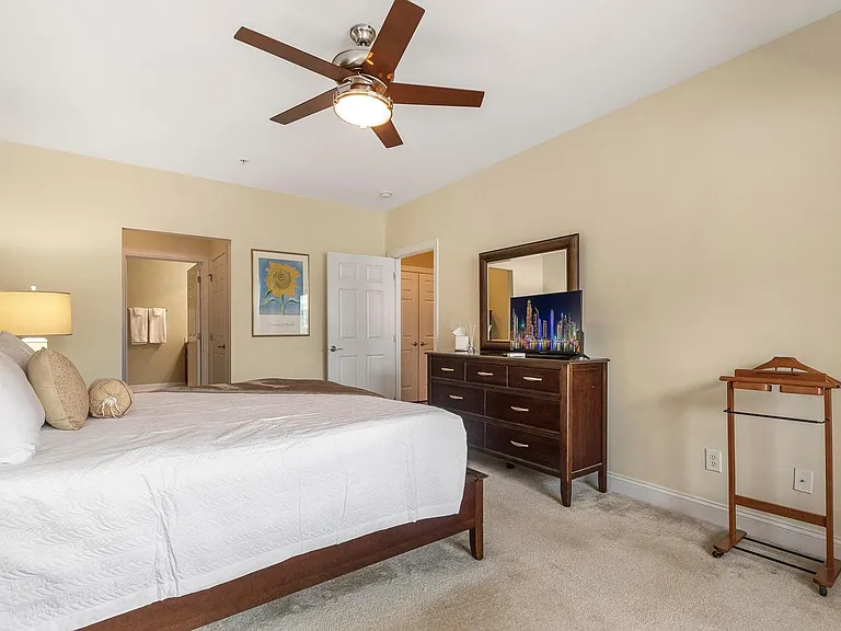 10400 Rosegate Ct #201 — Photo 33