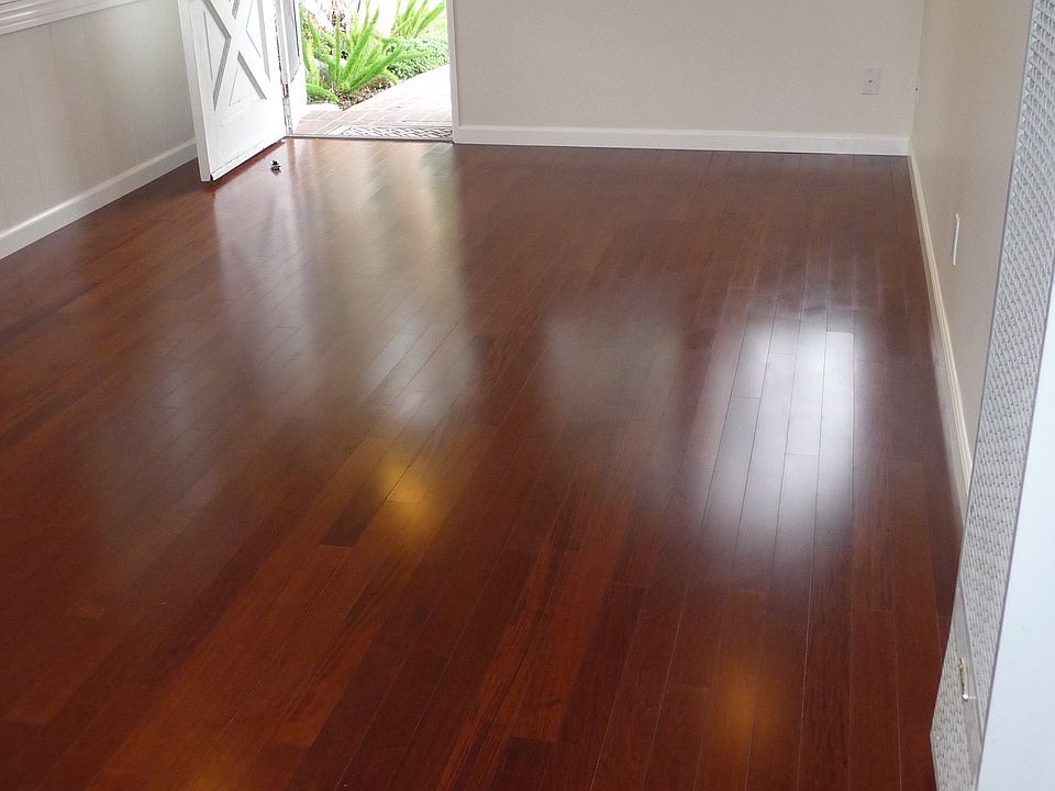 1st image of 204 E 18th St