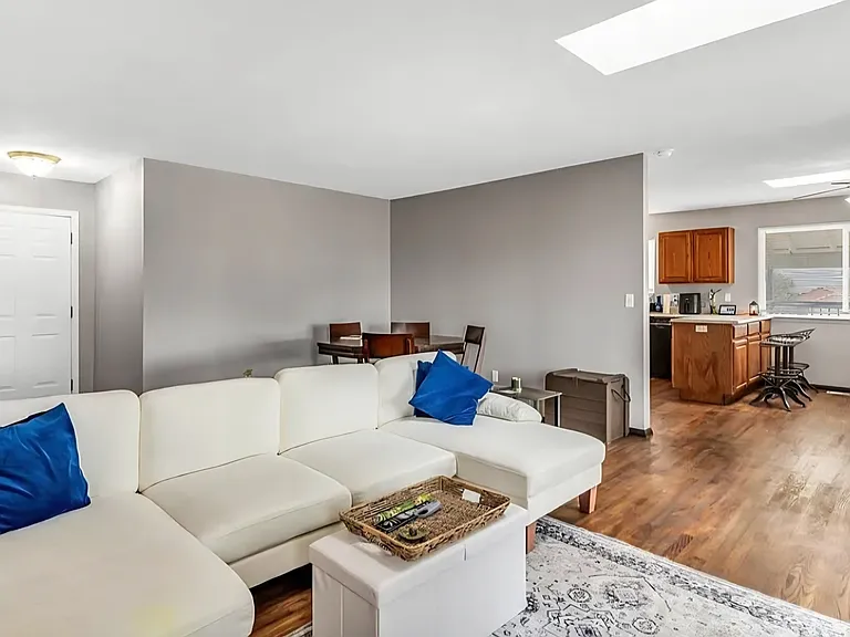217 W Linden Ave — Photo 9