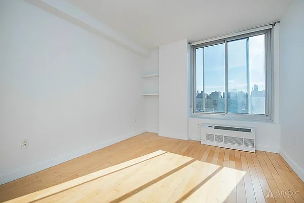 Rented by Anchor Associates | media 18