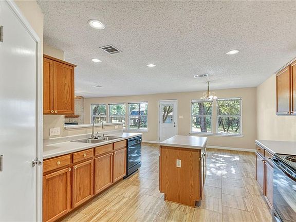 3rd image of 4009 Constitution Dr