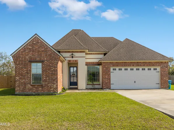 1052 Jordan Dr, Saint Martinville, LA 70582