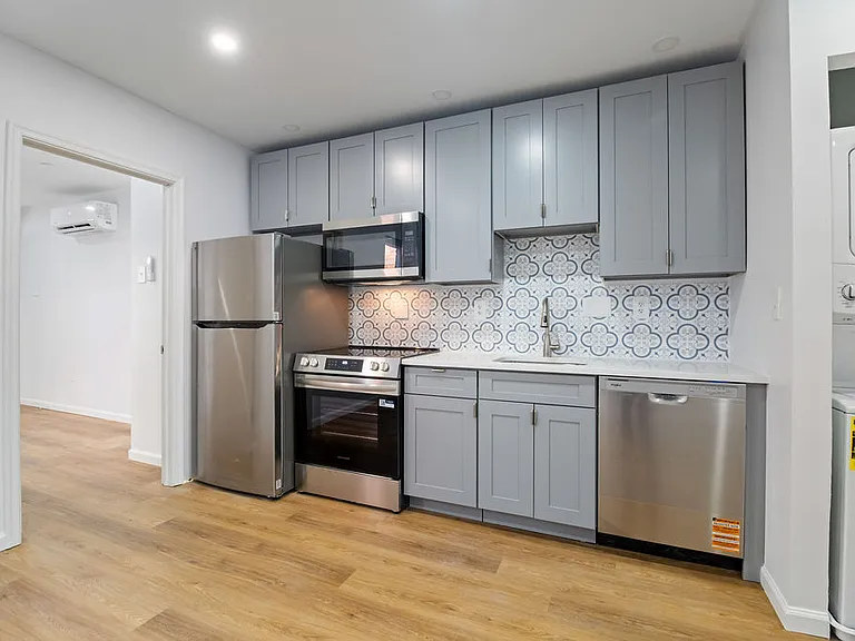 1428 A St SE #3 — Photo 9
