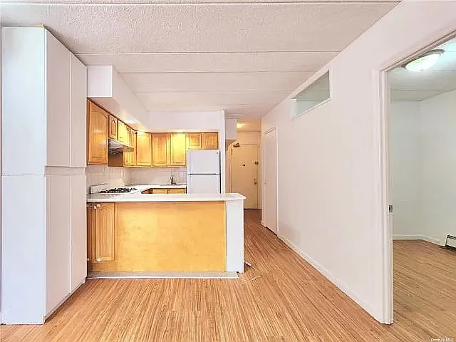 2 bed, 900 sqft, $2,395 — Photo 3