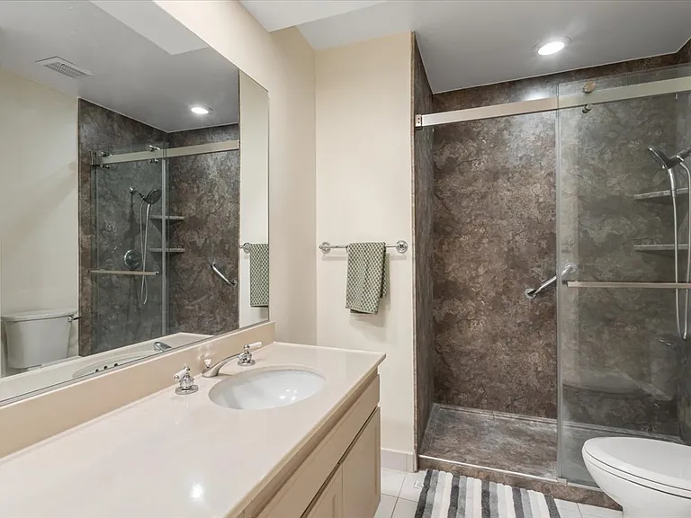 44 Malaga Dr — Photo 23