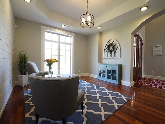 4th image of 306 Creeks Edge Cir