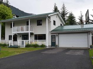 5894 Pine St, Juneau, AK 99801