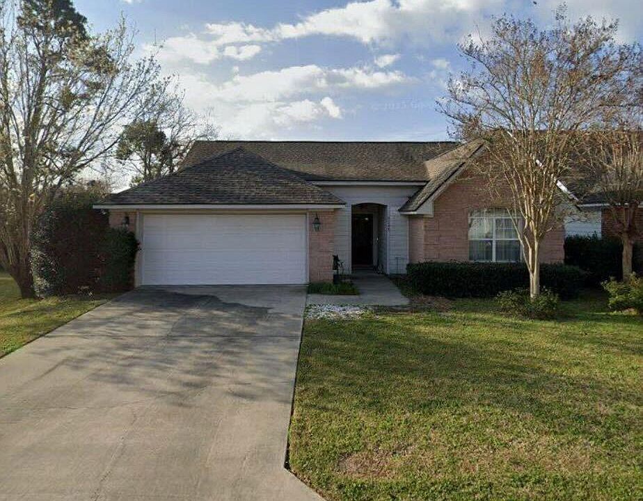 1st image of 3249 Oak Garden Dr