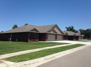 2902 Westminster Dr, Hutchinson, KS 67502