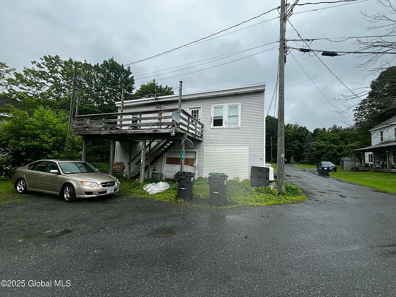2nd image of 18 Railroad Avenue