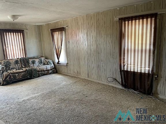 3rd image of 700 E Main St