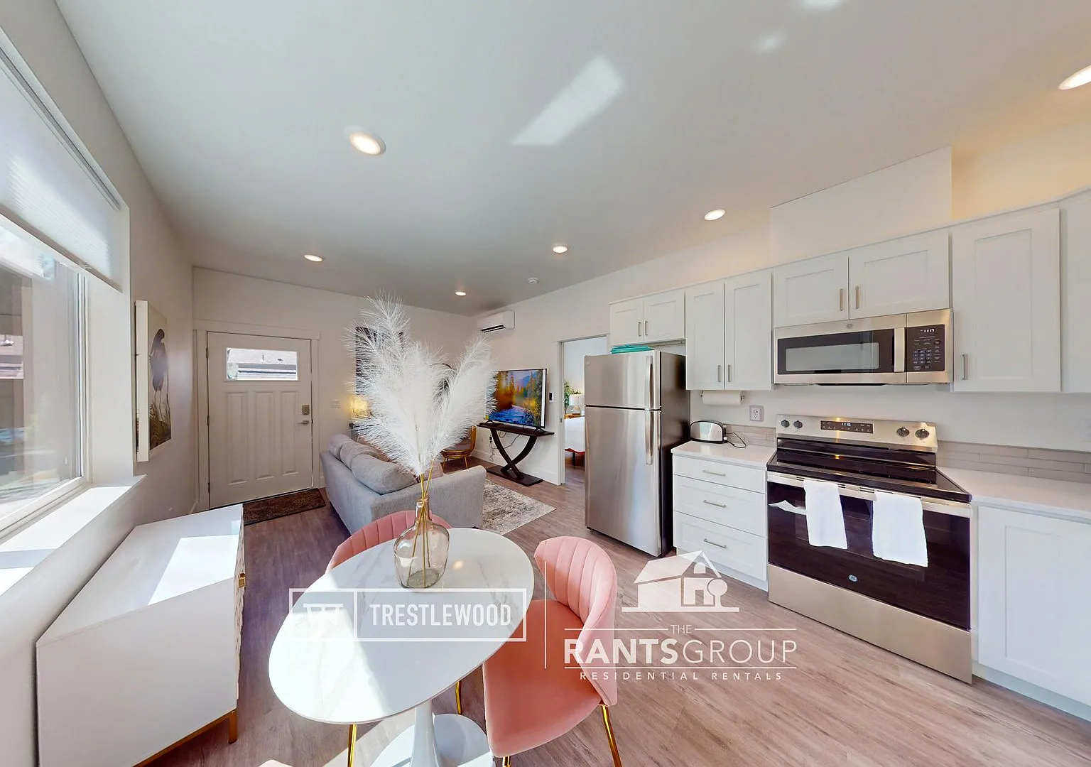 Furnished 1 Bed! Easy I5 Access & Commute to JBLM! — Photo 4