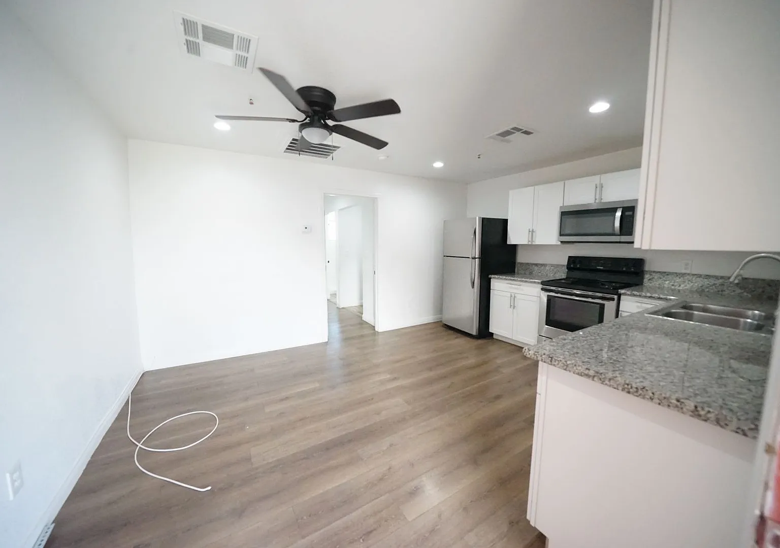 1175 S Mojave Rd — Photo 4