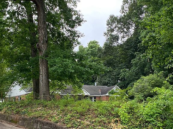3rd image of 2315 Redwood Dr