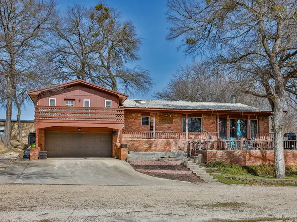 231 Hickory St, Lindsay, TX 76250