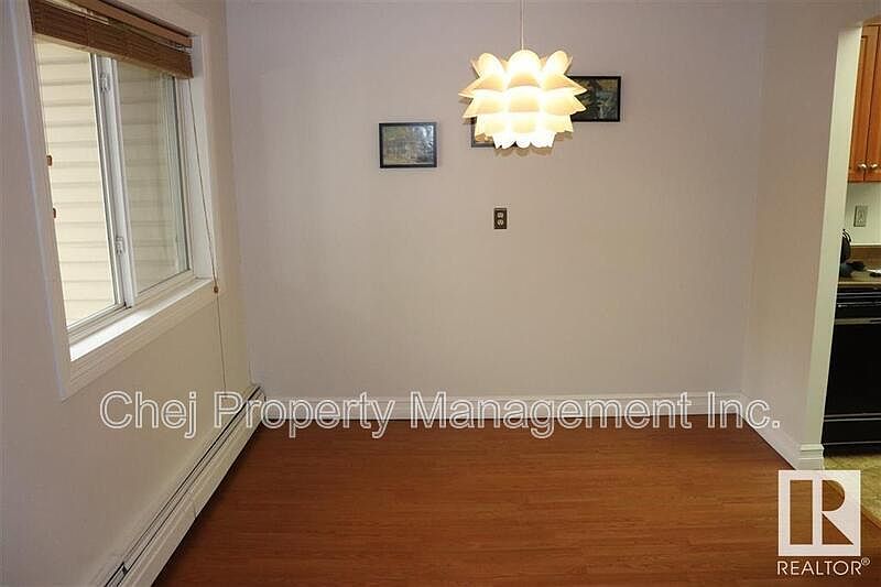 Edmonton Apartment for rent - 2 Bedrooms — photo 3
