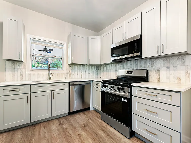 440 Ruxton St — Photo 8
