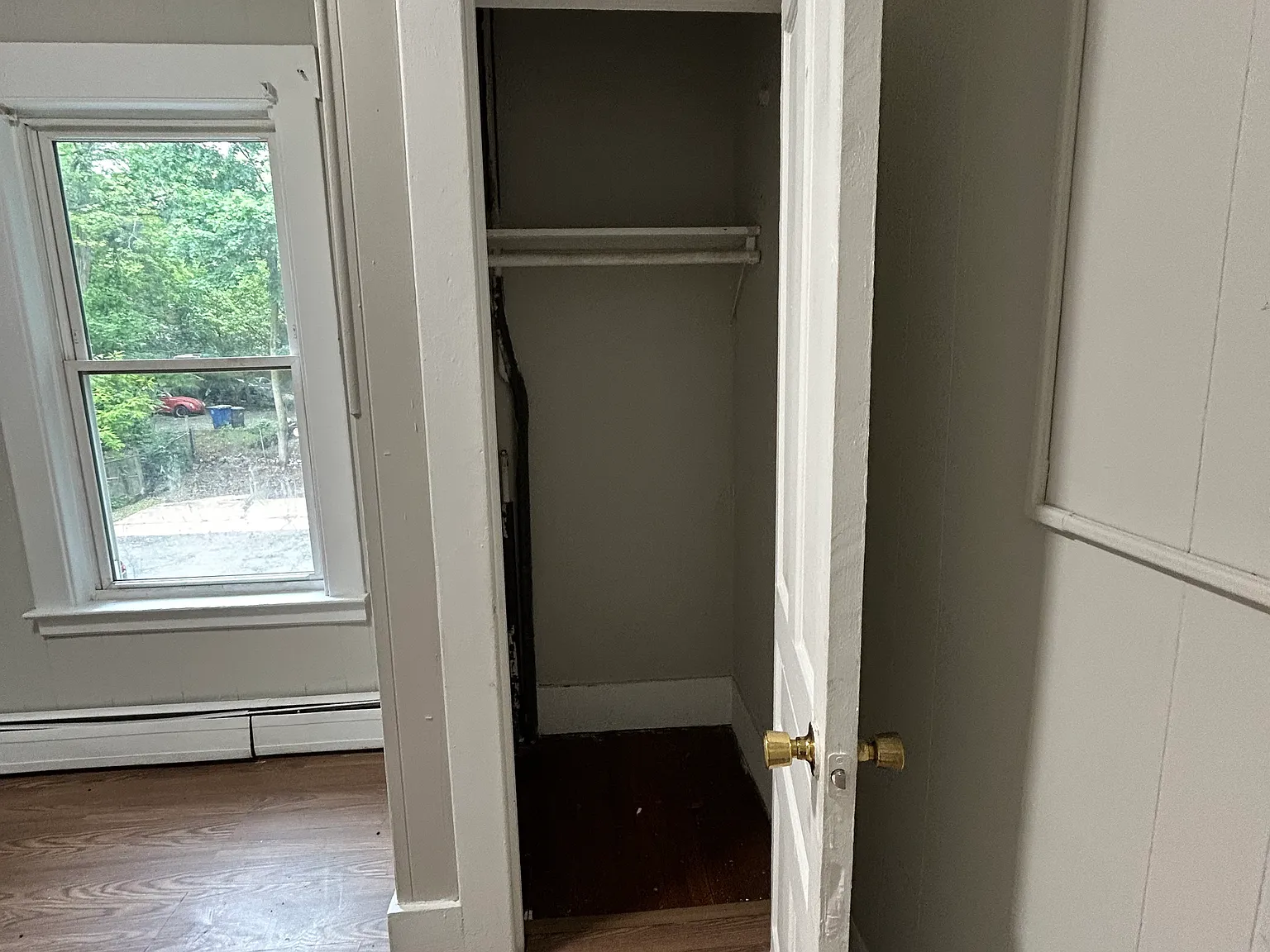 675 Winchester Ave — Photo 2