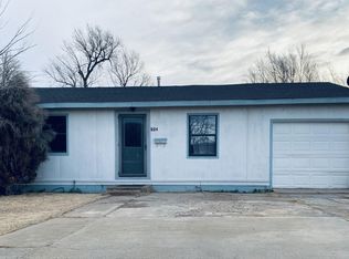 604 Spruce Ave, Dumas, TX 79029