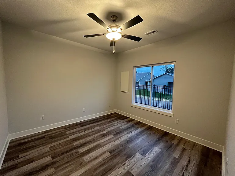 5633 N Meridian Ave — Photo 19