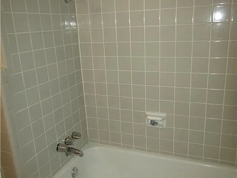 3715 Hollywood Ave — Photo 29