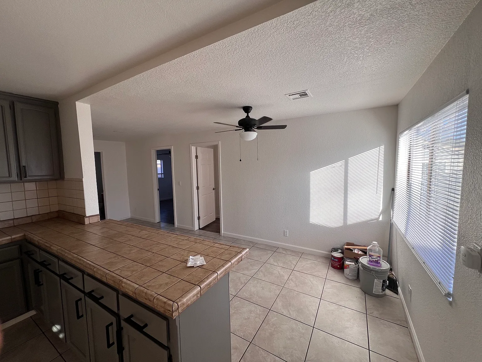3 bed, 1204 sqft, $2,150 — Photo 3
