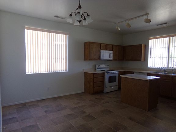 3rd image of 7961 E Thistle Dr