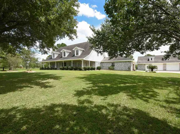 16421 Westbury Rd, Beaumont, TX 77713