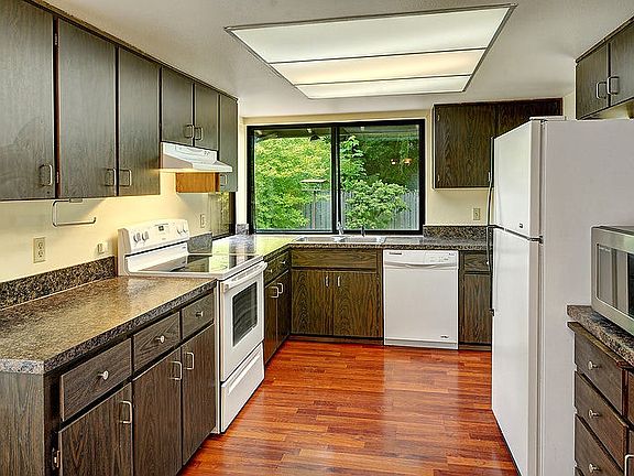4th image of 12421 105th Ave NE