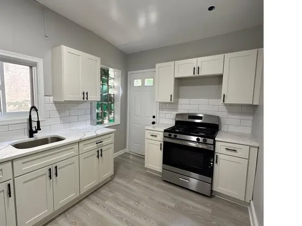 2800 W Cold Spring Ln, Baltimore, MD 21215