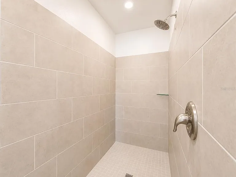 644 Ruth Ave — Photo 14