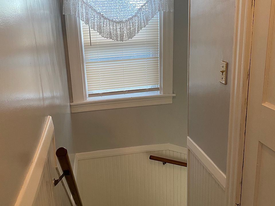 1st image of 37 Mavis St #2