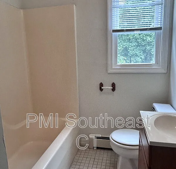 55 Hedge Ave — Photo 23