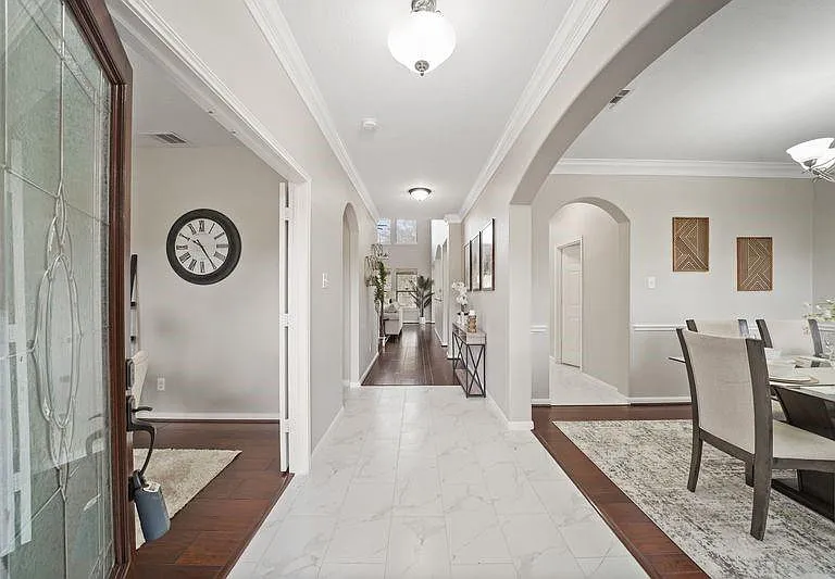 714 Coggins Point Way — Photo 5