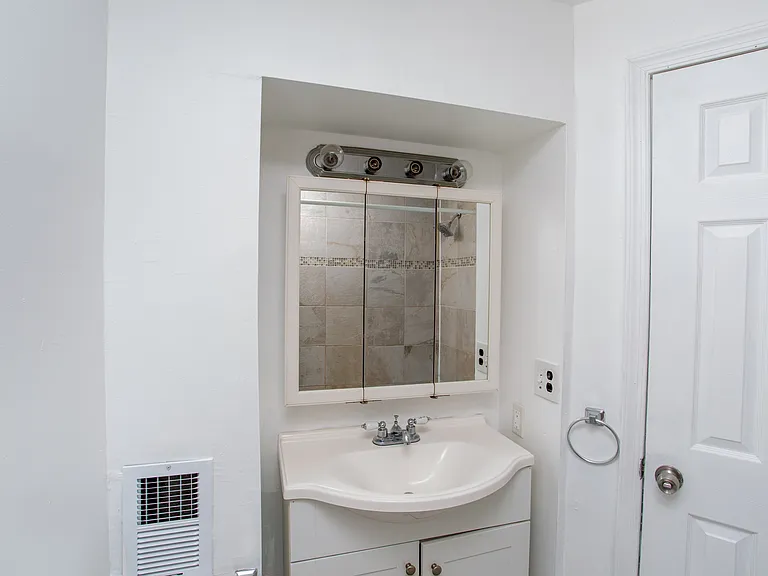 2465 N Garnet St — Photo 4