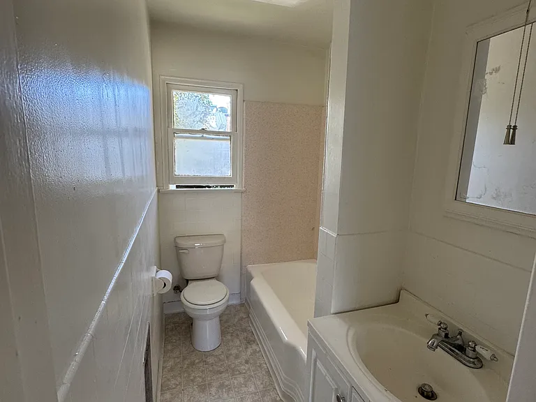 404 E Harvard St #11 — Photo 11