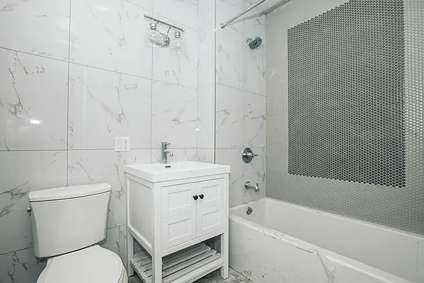 Rented by Nooklyn NYC LLC | media 32