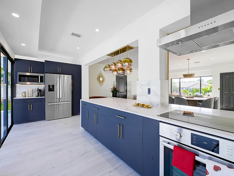 3255 Lakeview Blvd — Photo 4