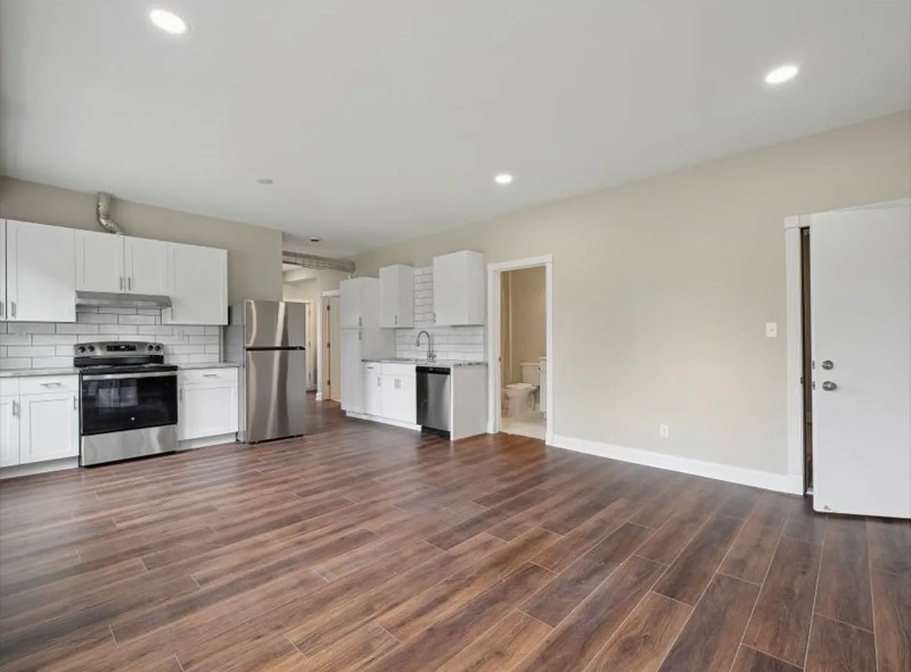 3 bed, 1350 sqft, $1,550 — Photo 4