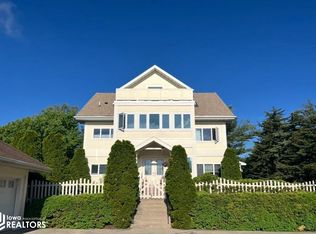 1204 N B St APT 300, Fairfield, IA 52556