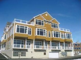 1205 E River Dr APT 15, Davenport, IA 52803