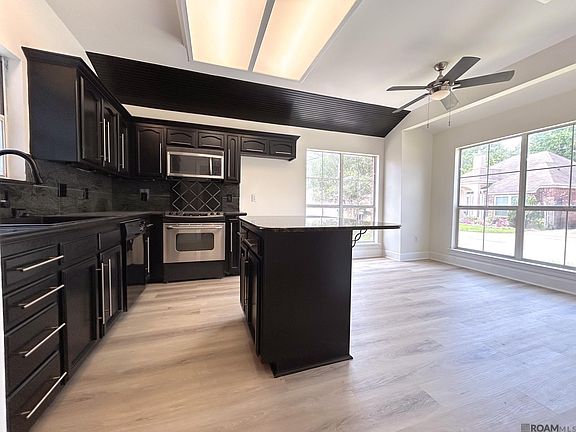 3rd image of 3723 Soledad Ave