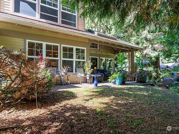 3rd image of 9042 Gleneagle Dr #21