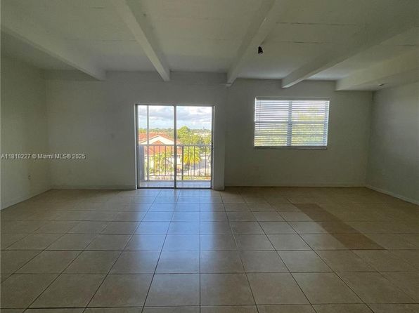 8950 NE 8th Ave APT 504